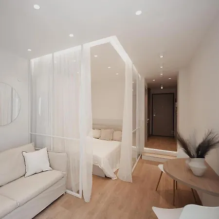 Apartment V1 Boutique Rooms, Nilie Hospitality Mgmt *